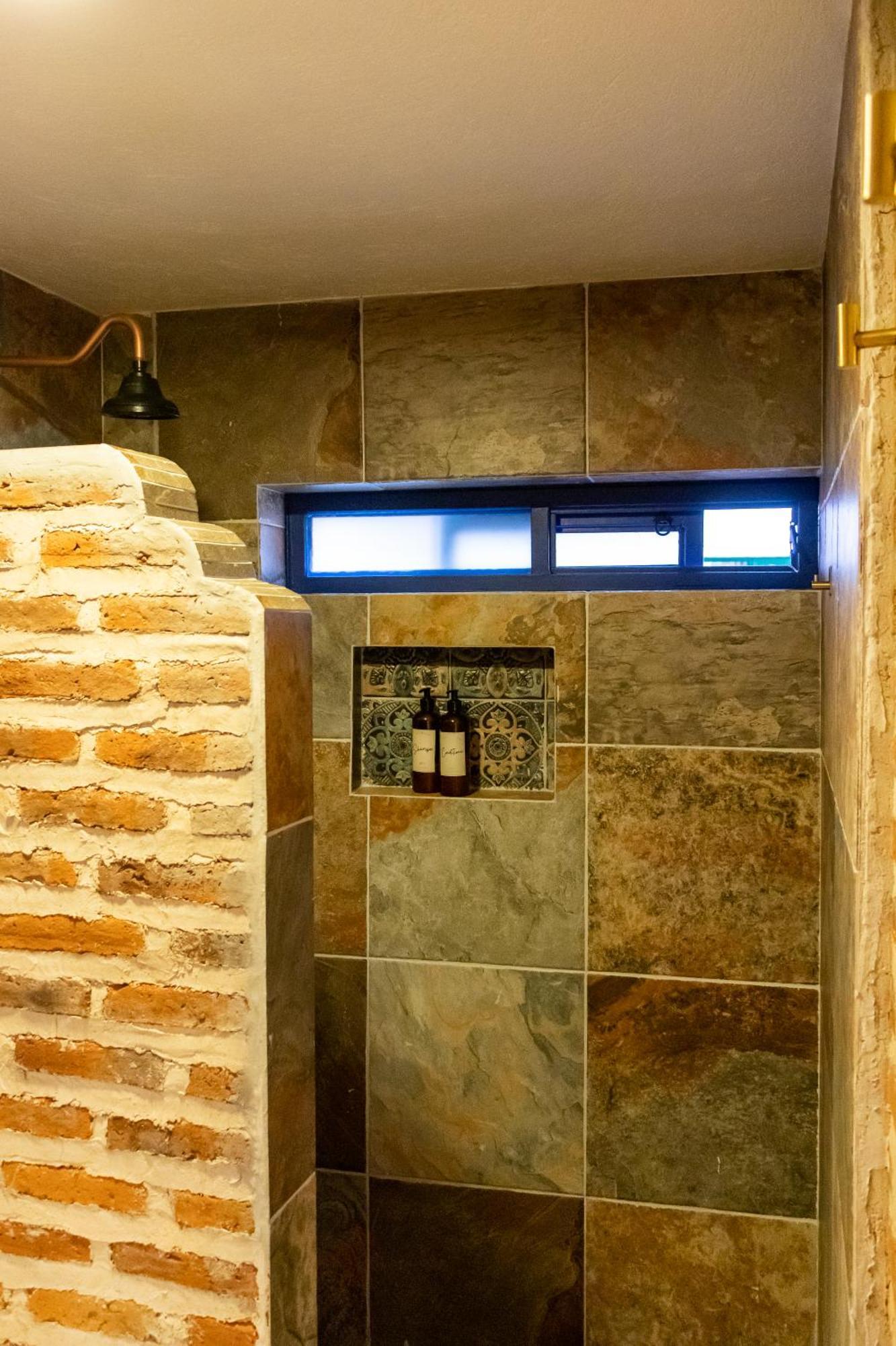Casa De Hospedaje -La Abadia De San Pedro グアダラハラ エクステリア 写真