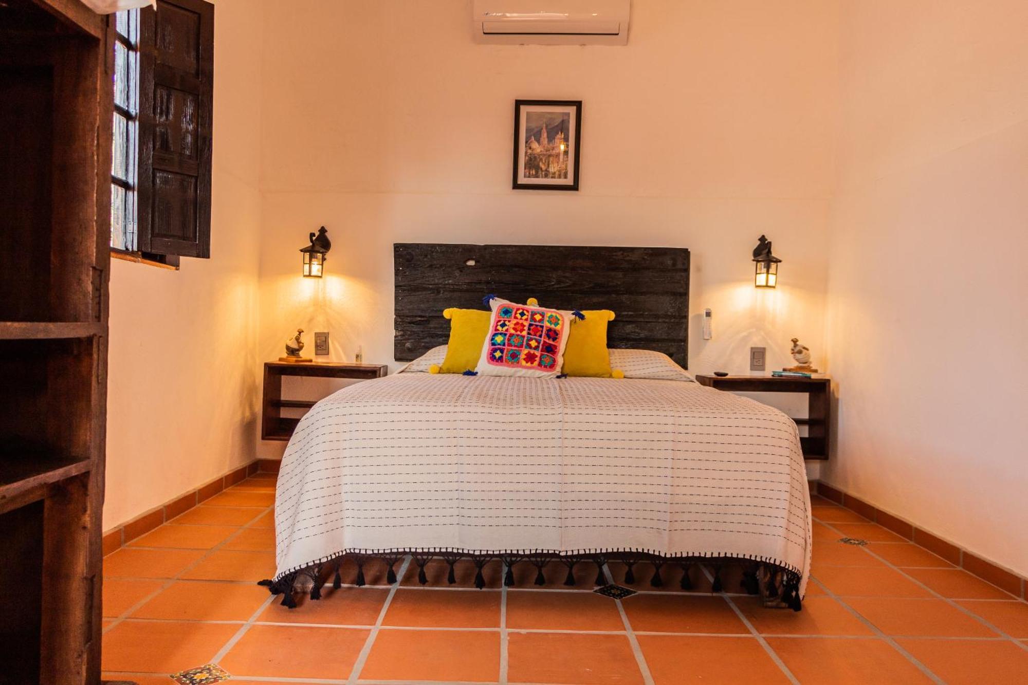 Casa De Hospedaje -La Abadia De San Pedro グアダラハラ エクステリア 写真