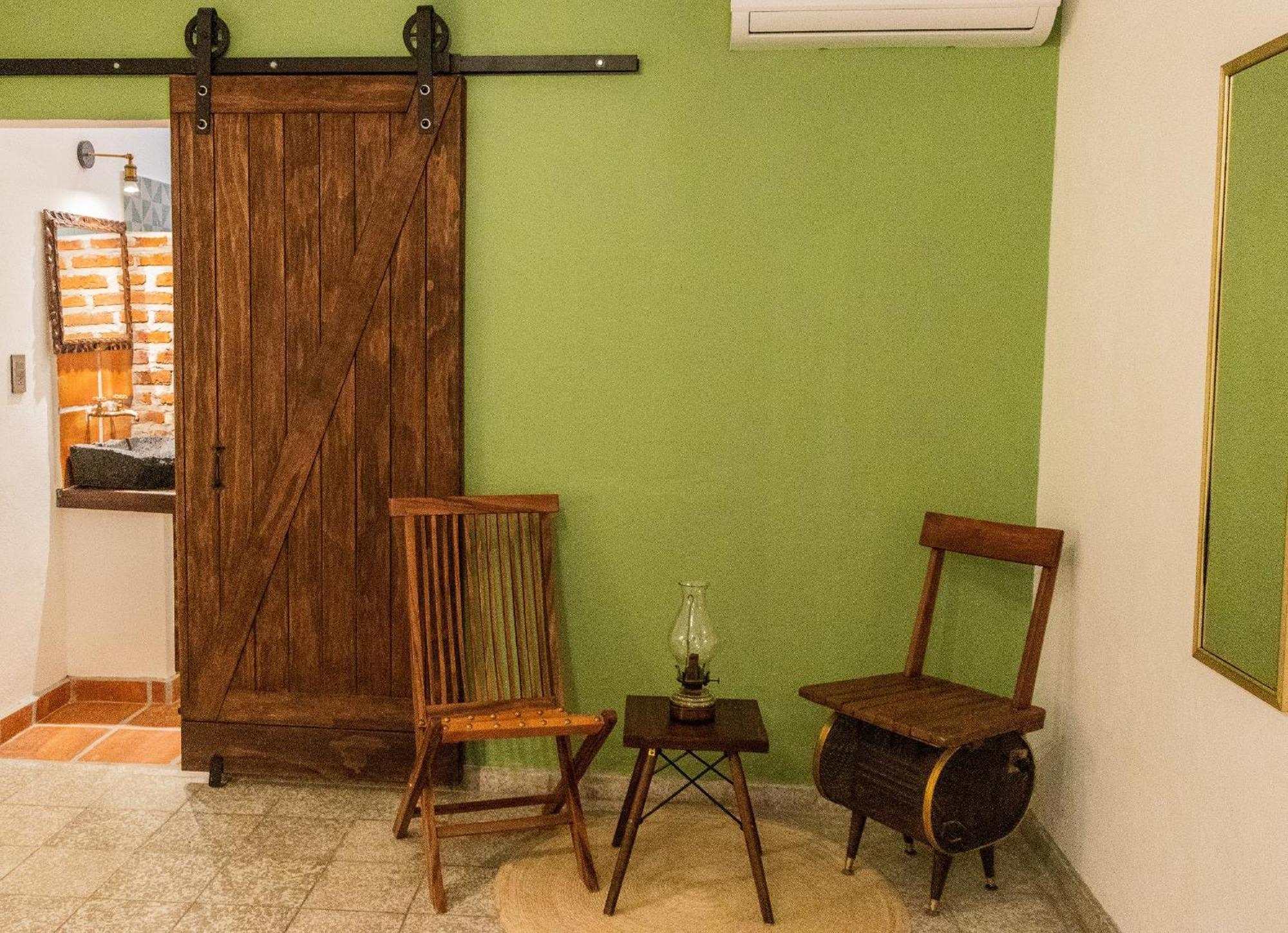Casa De Hospedaje -La Abadia De San Pedro グアダラハラ エクステリア 写真