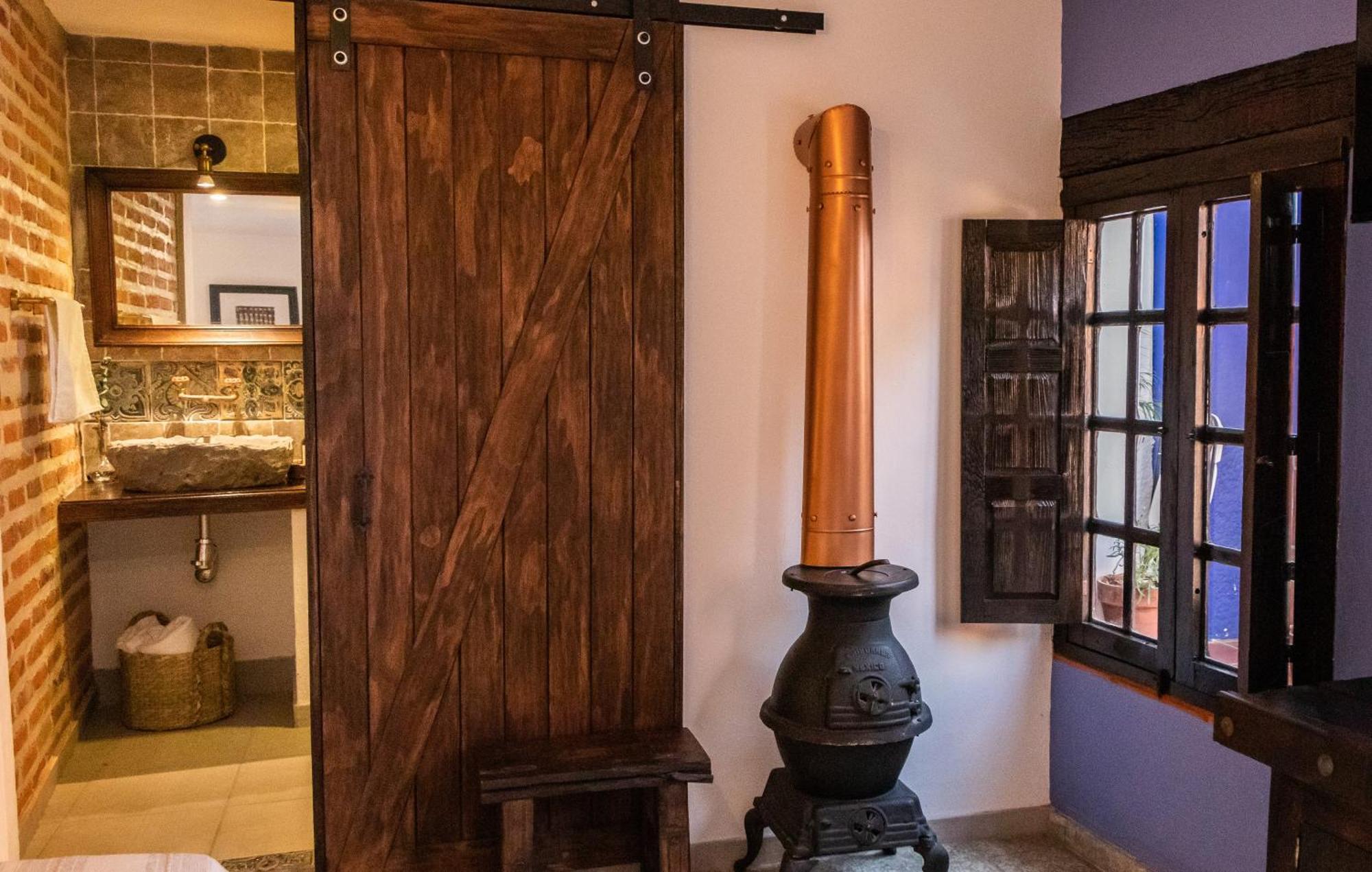 Casa De Hospedaje -La Abadia De San Pedro グアダラハラ エクステリア 写真