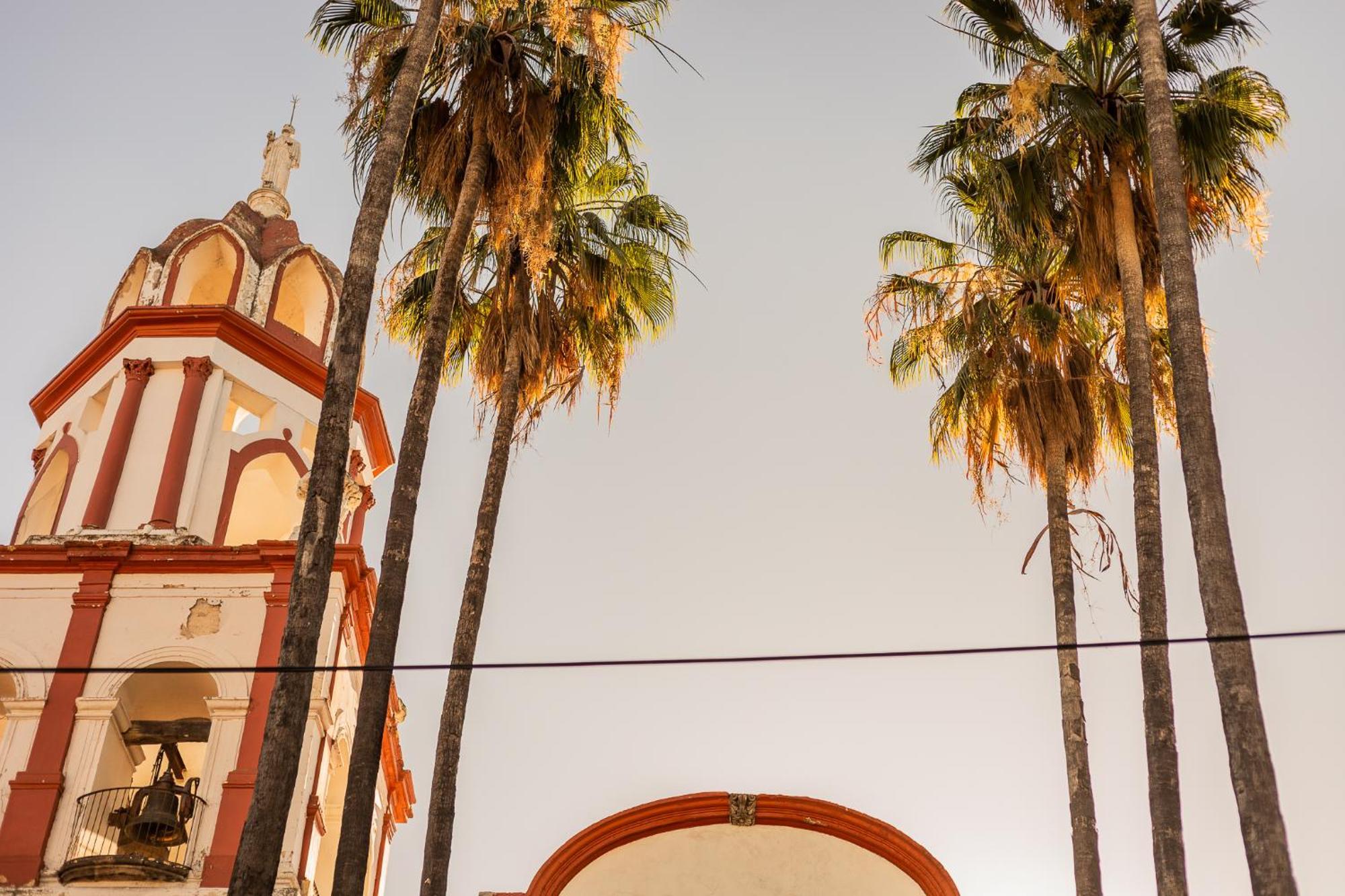 Casa De Hospedaje -La Abadia De San Pedro グアダラハラ エクステリア 写真