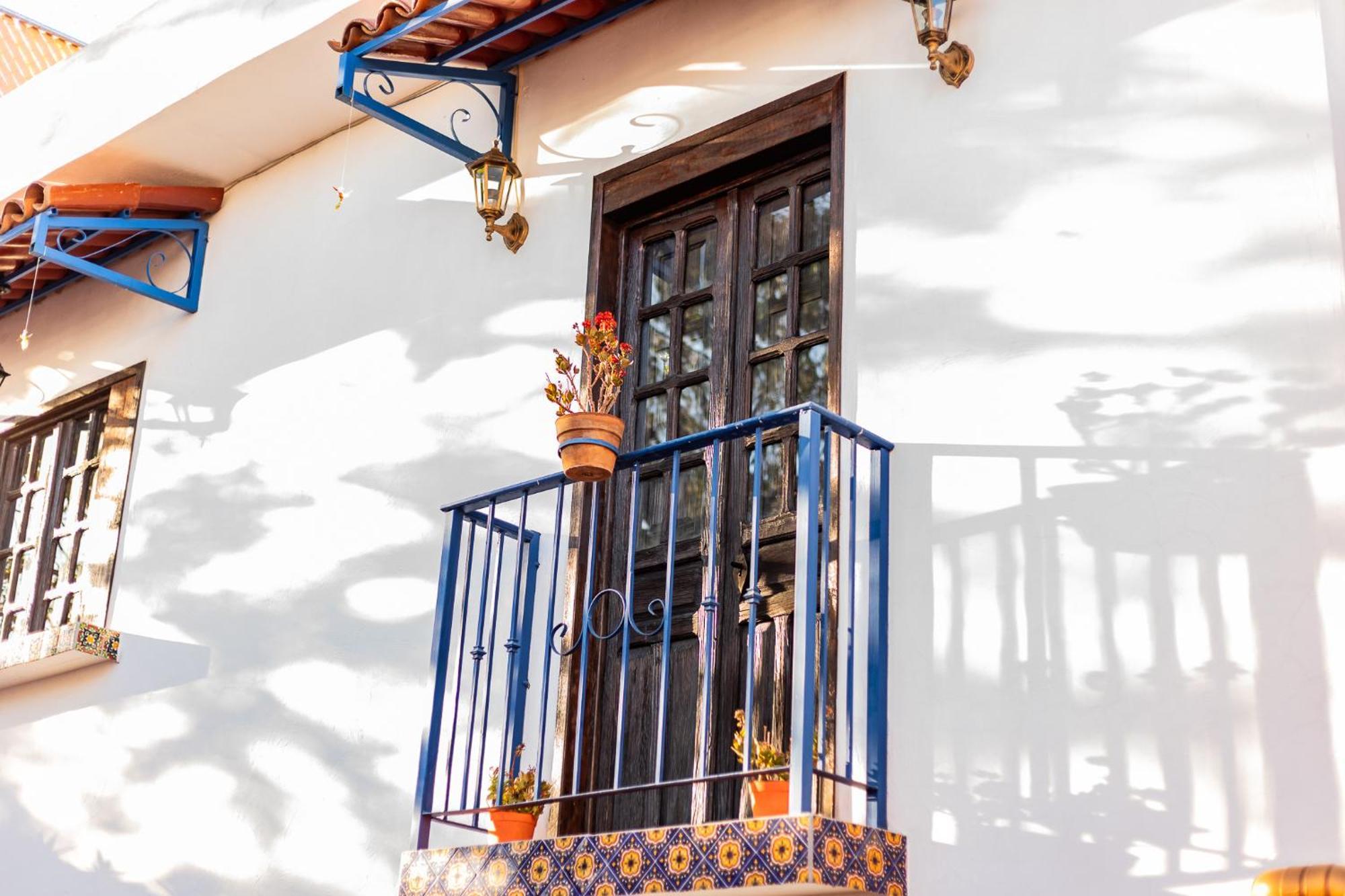 Casa De Hospedaje -La Abadia De San Pedro グアダラハラ エクステリア 写真